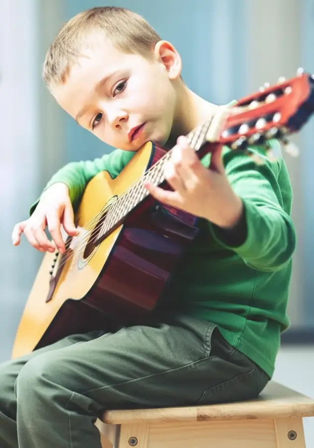 Hier lernst du Gitarre spielen